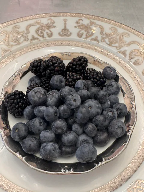 Heidelbeeren und Brombeeren